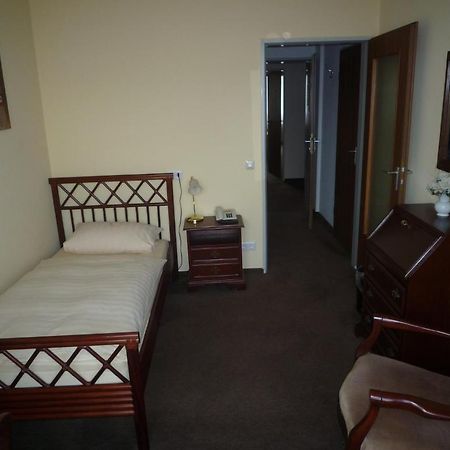 Center Hotel Гютерсло Екстер'єр фото