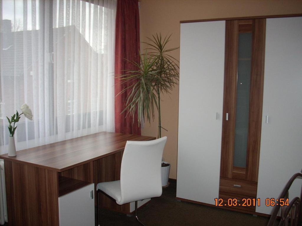 Center Hotel Гютерсло Екстер'єр фото