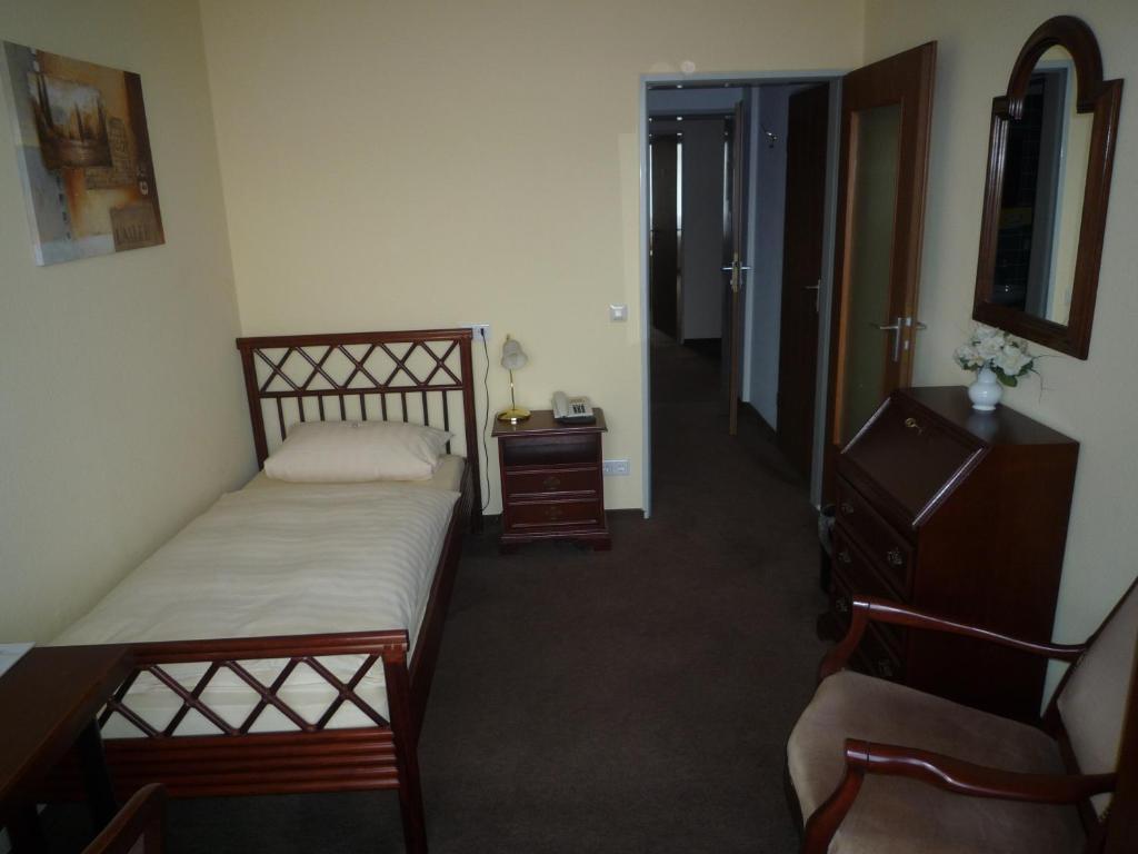 Center Hotel Гютерсло Екстер'єр фото